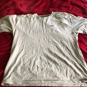 Gray t shirt.